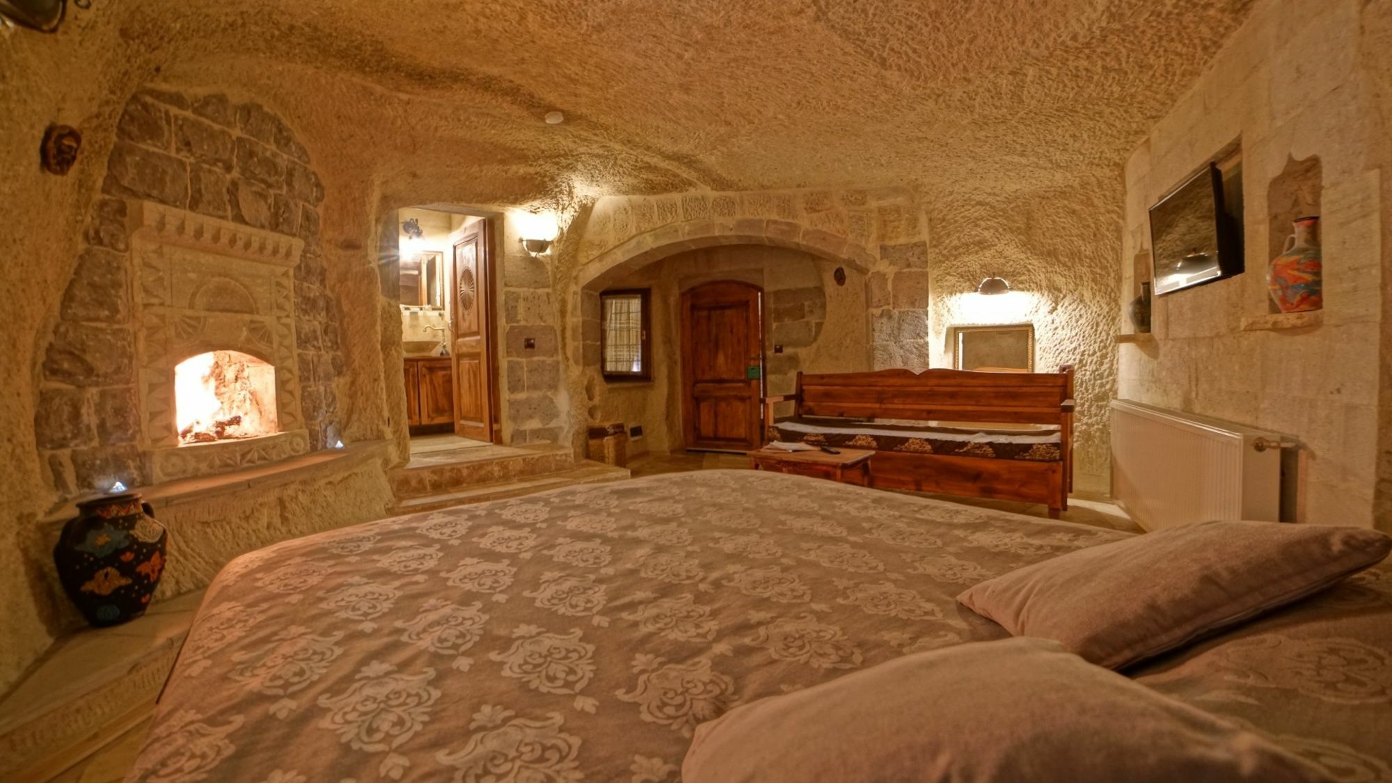 Charming Cave Hotel Göreme Exterior photo